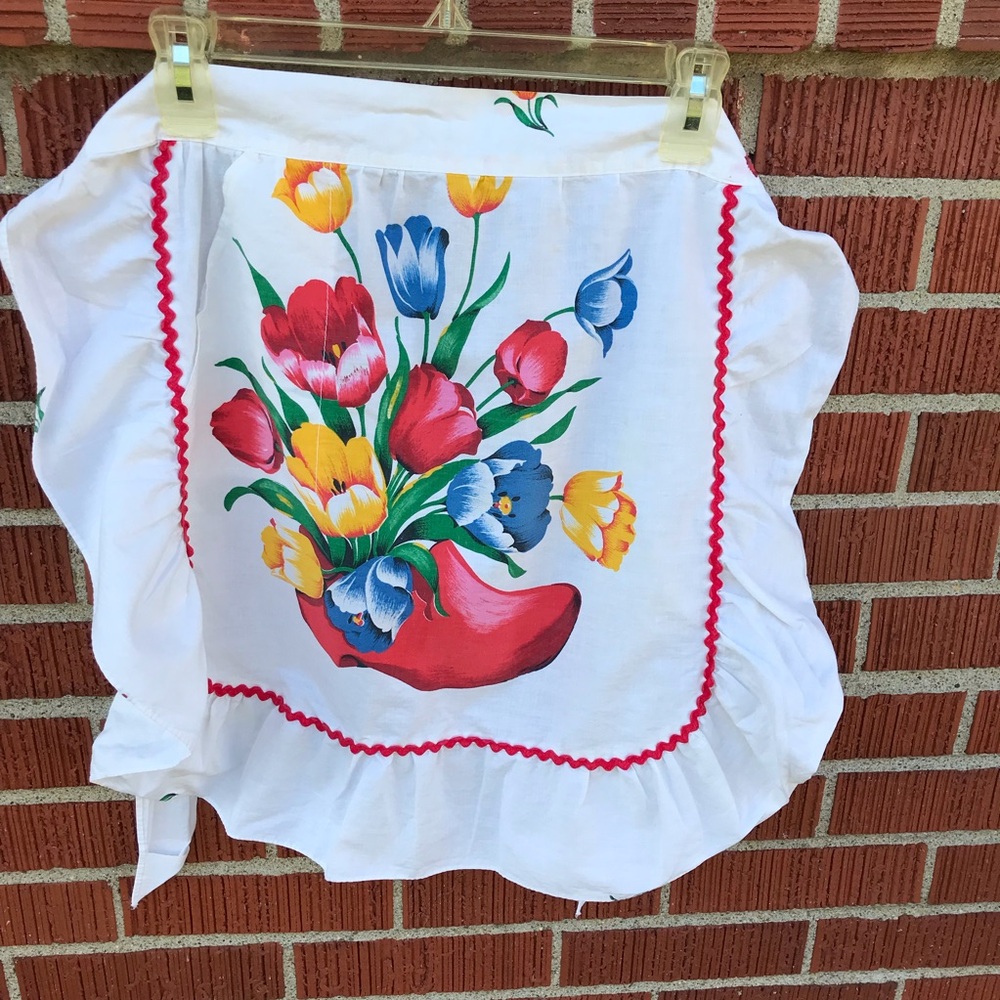 Vintage apron half waist tulips floral pocket cottagecore